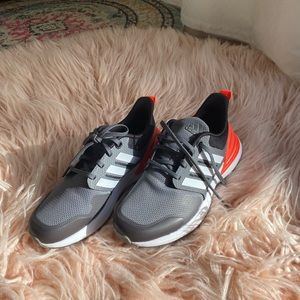 Adidas kids tennis shoes.